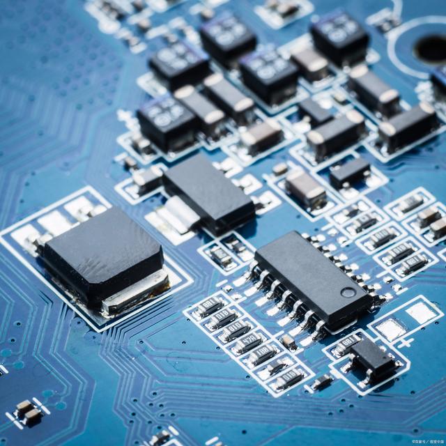 水流量霍爾磁阻開關(guān)傳感器抗環(huán)境干擾的集成電路設(shè)計(jì)策略